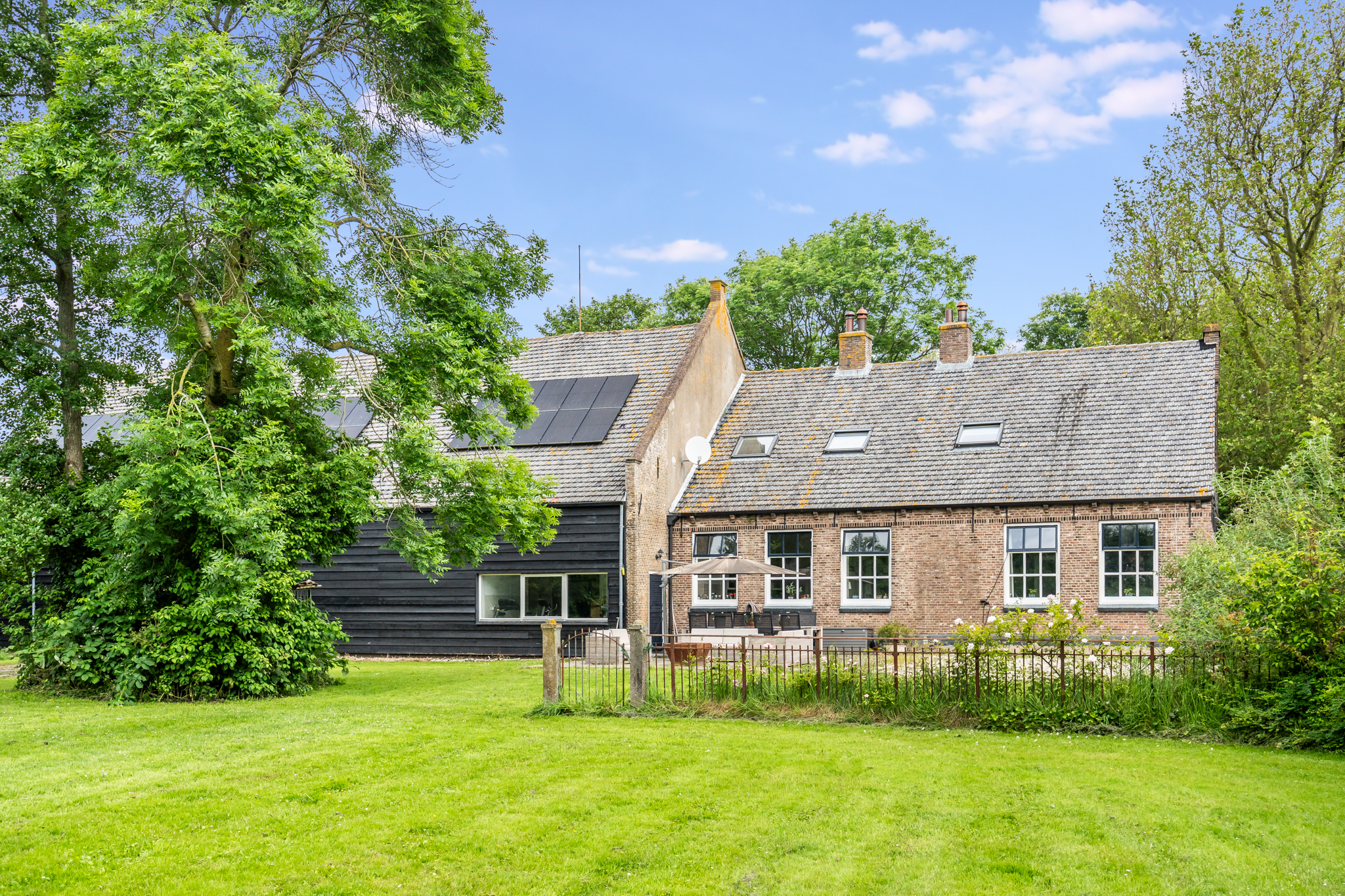 AM100699-33930-200933051