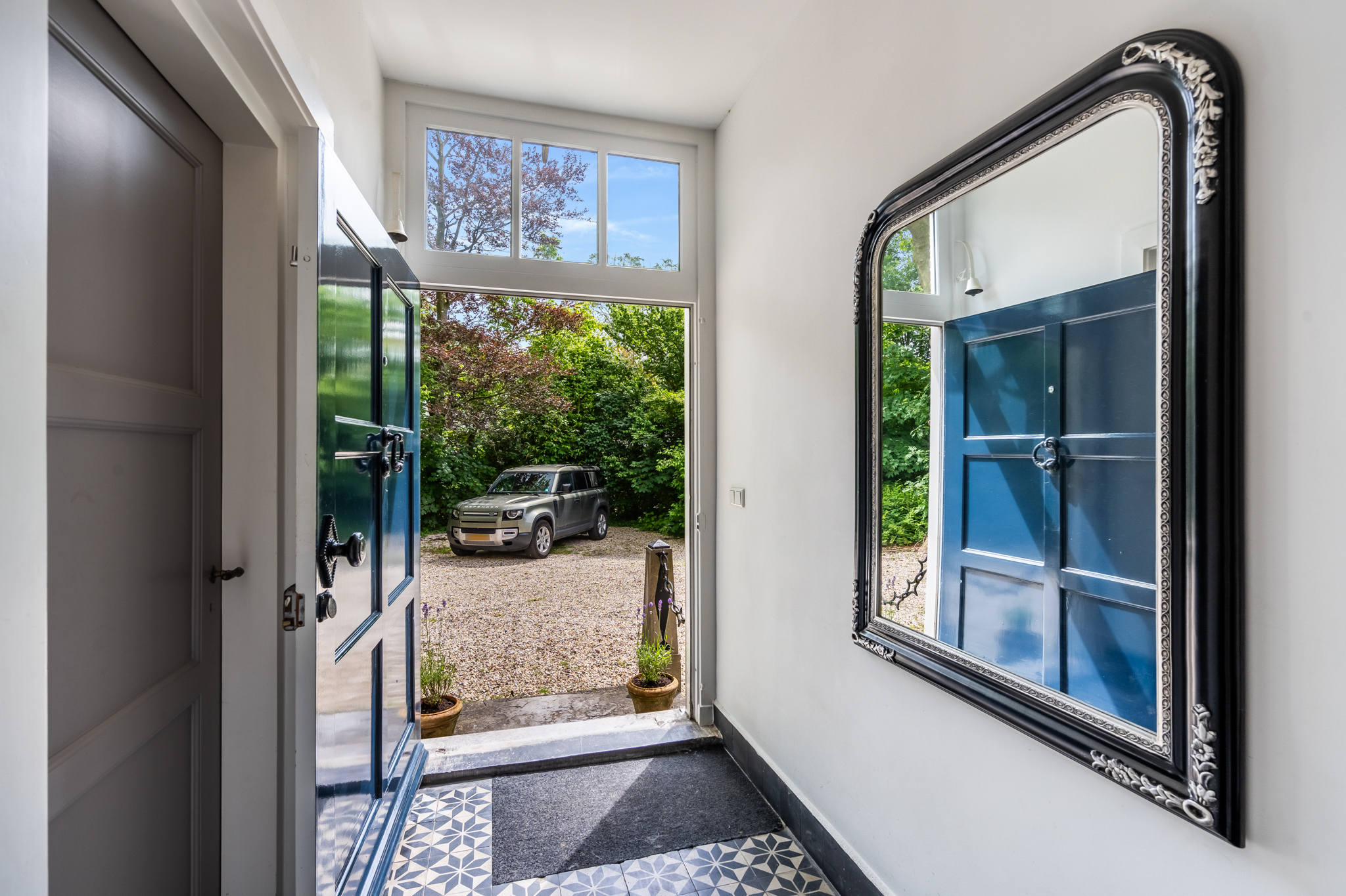 AM100699-33930-200933097