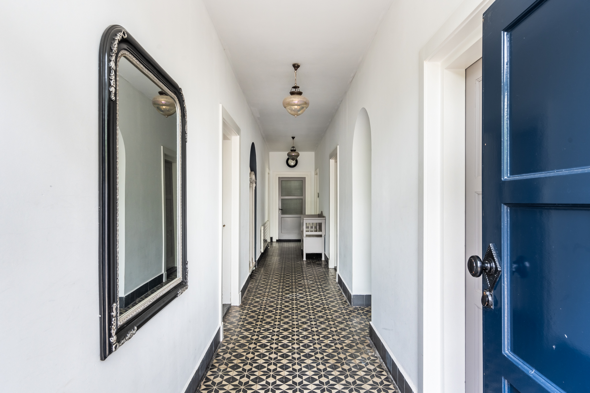 AM100699-33930-200933103