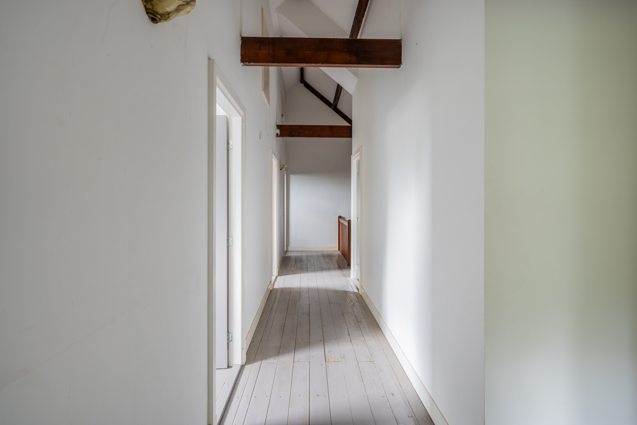 AM100699-33930-200933177