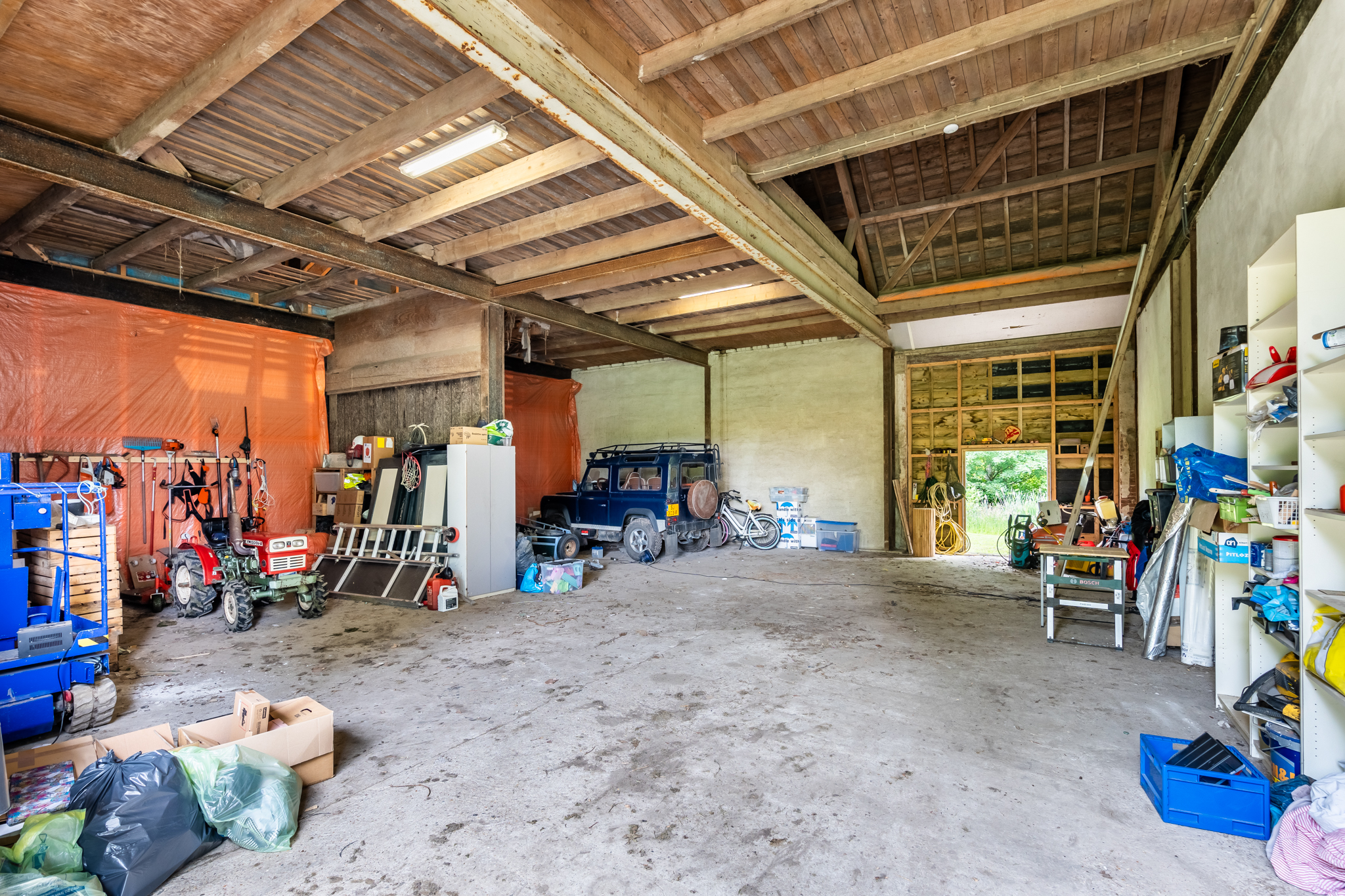 AM100699-33930-200933369