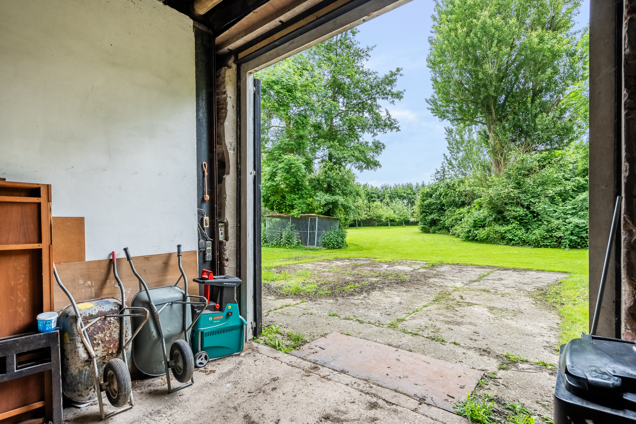 AM100699-33930-200933389