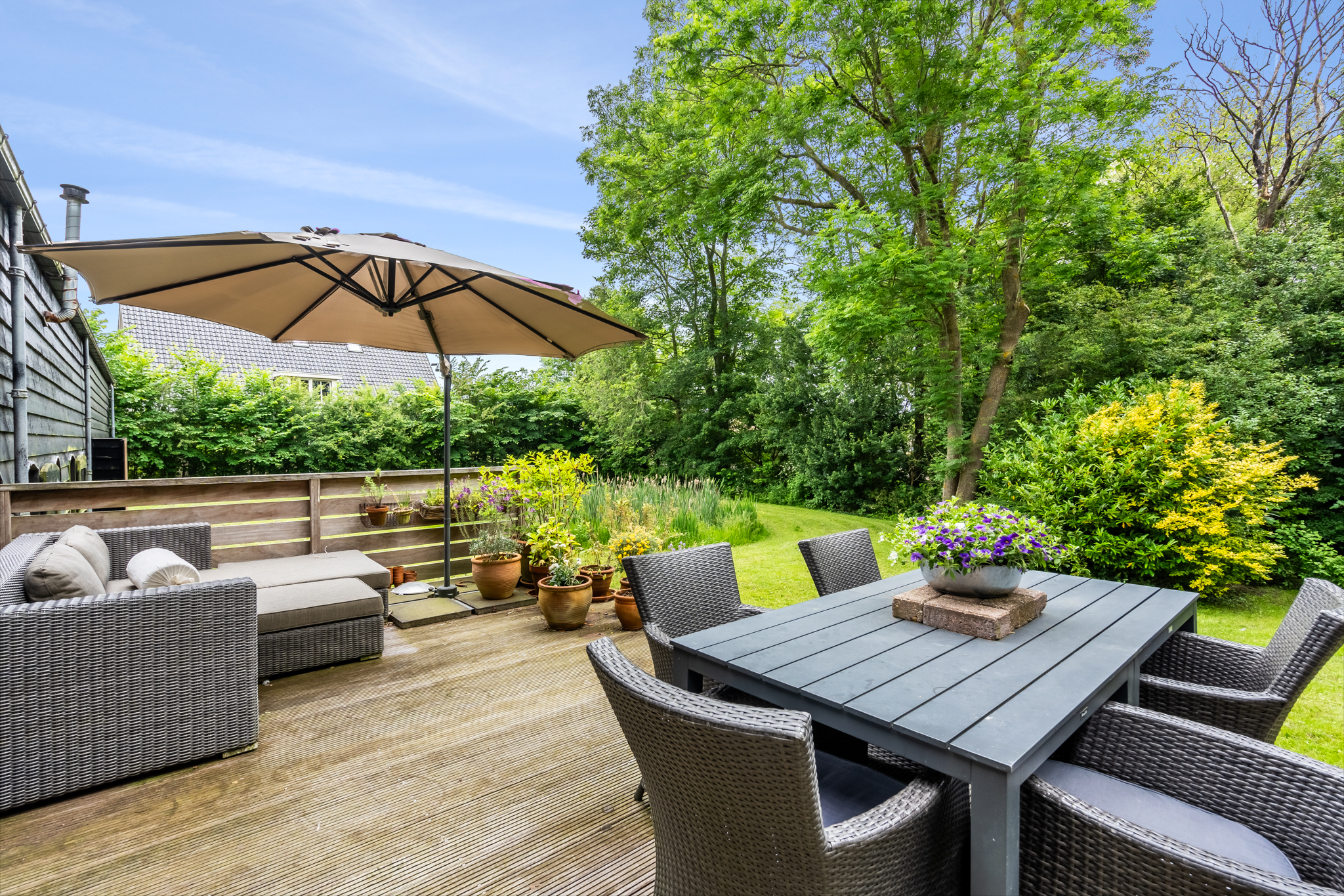 AM100699-33930-200933415