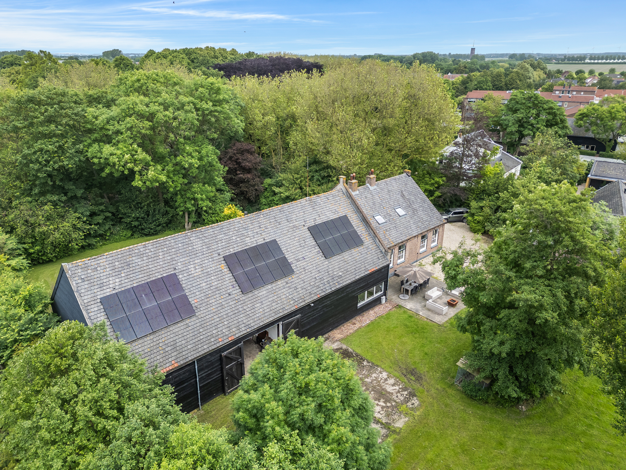 AM100699-33930-200933447