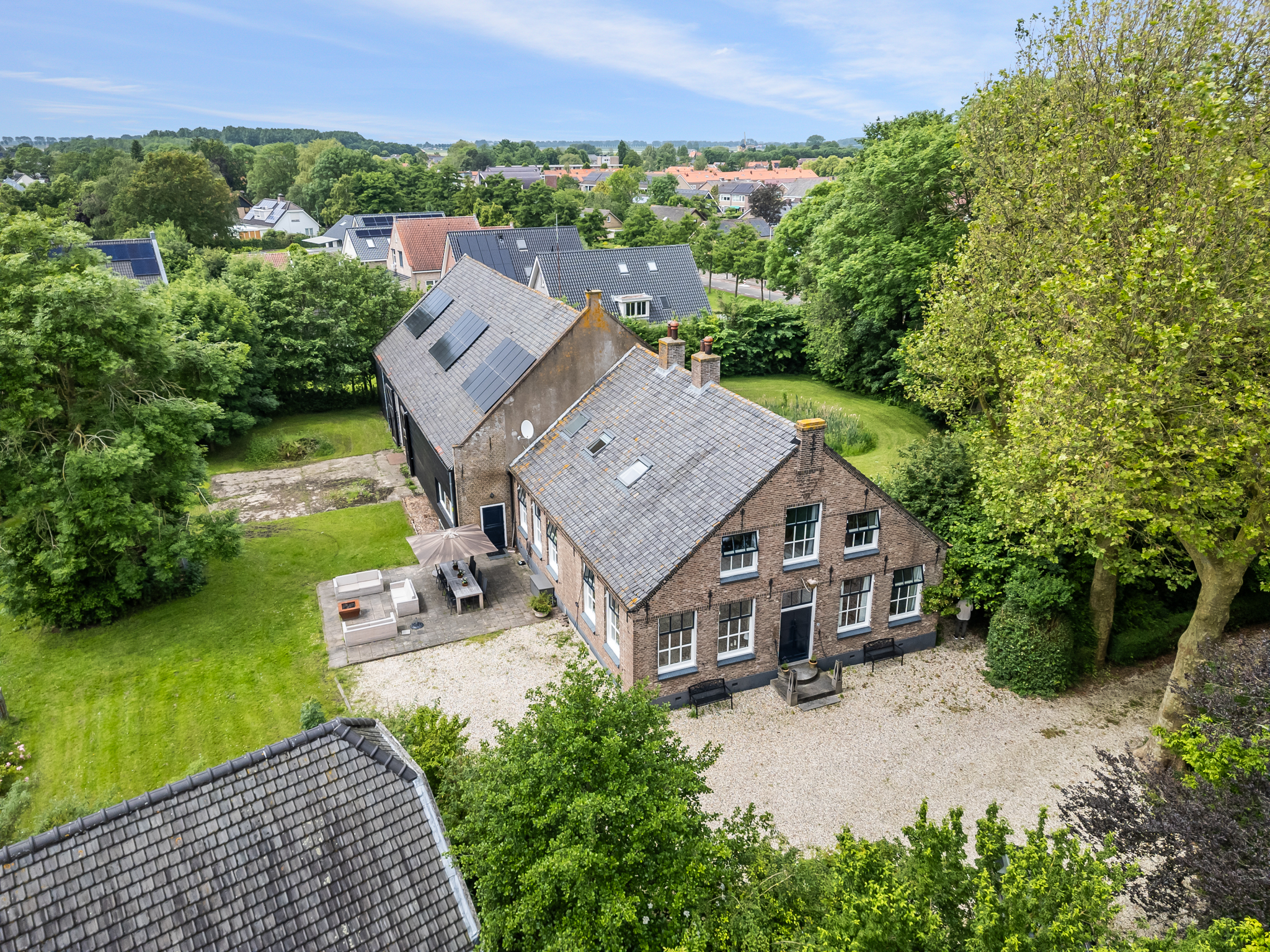 AM100699-33930-200933465