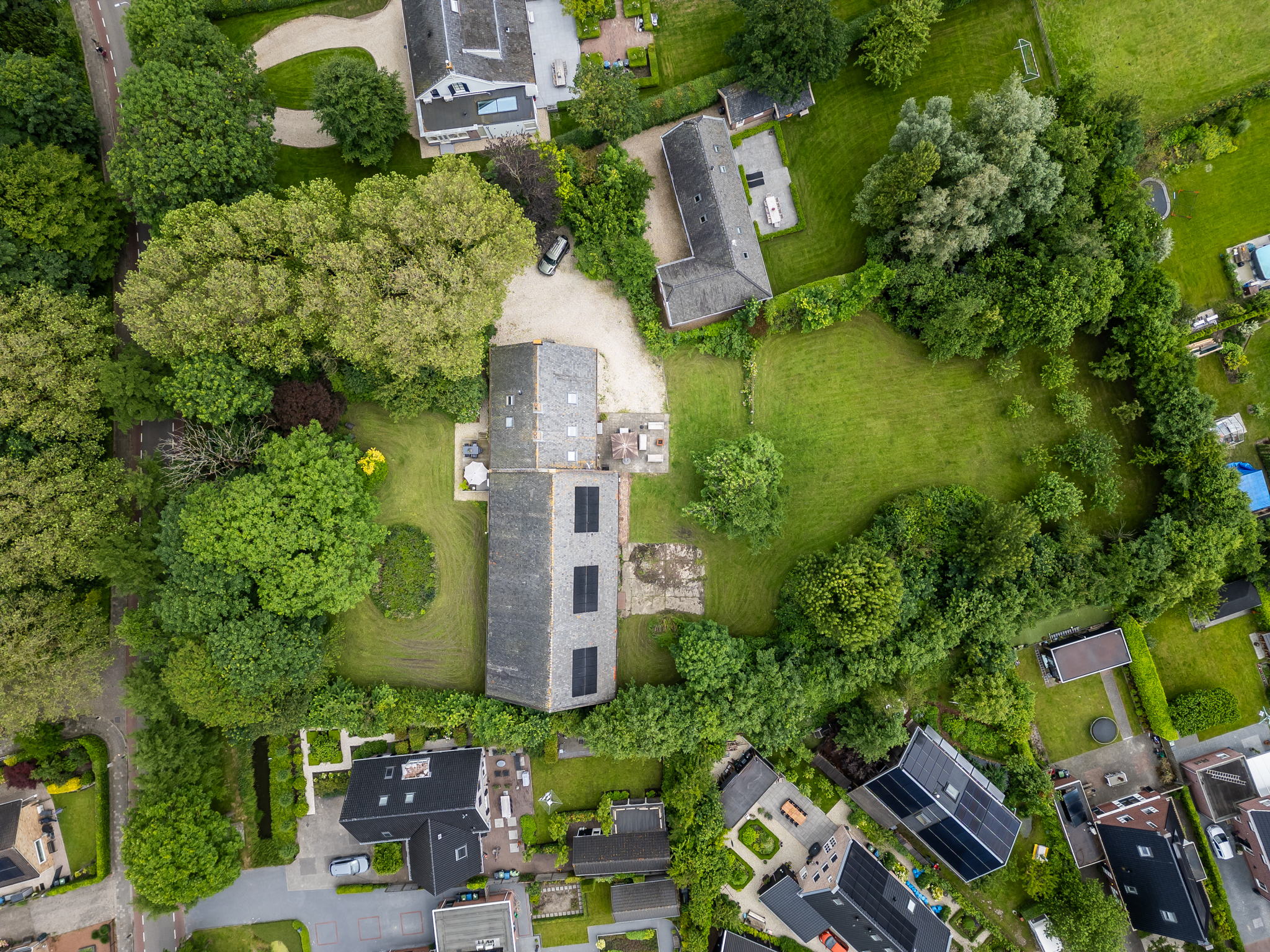 AM100699-33930-200933477