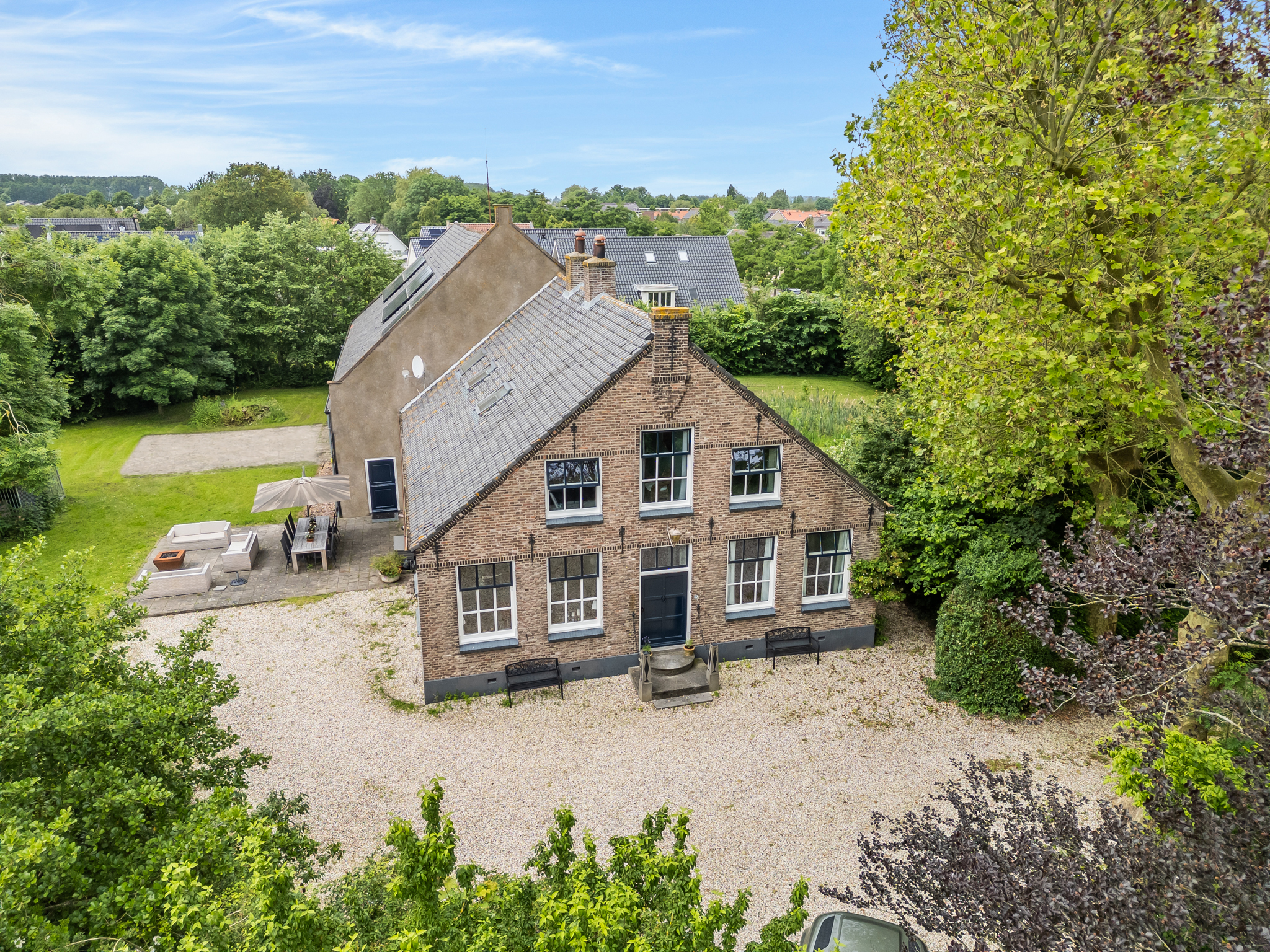 AM100699-33930-202393973