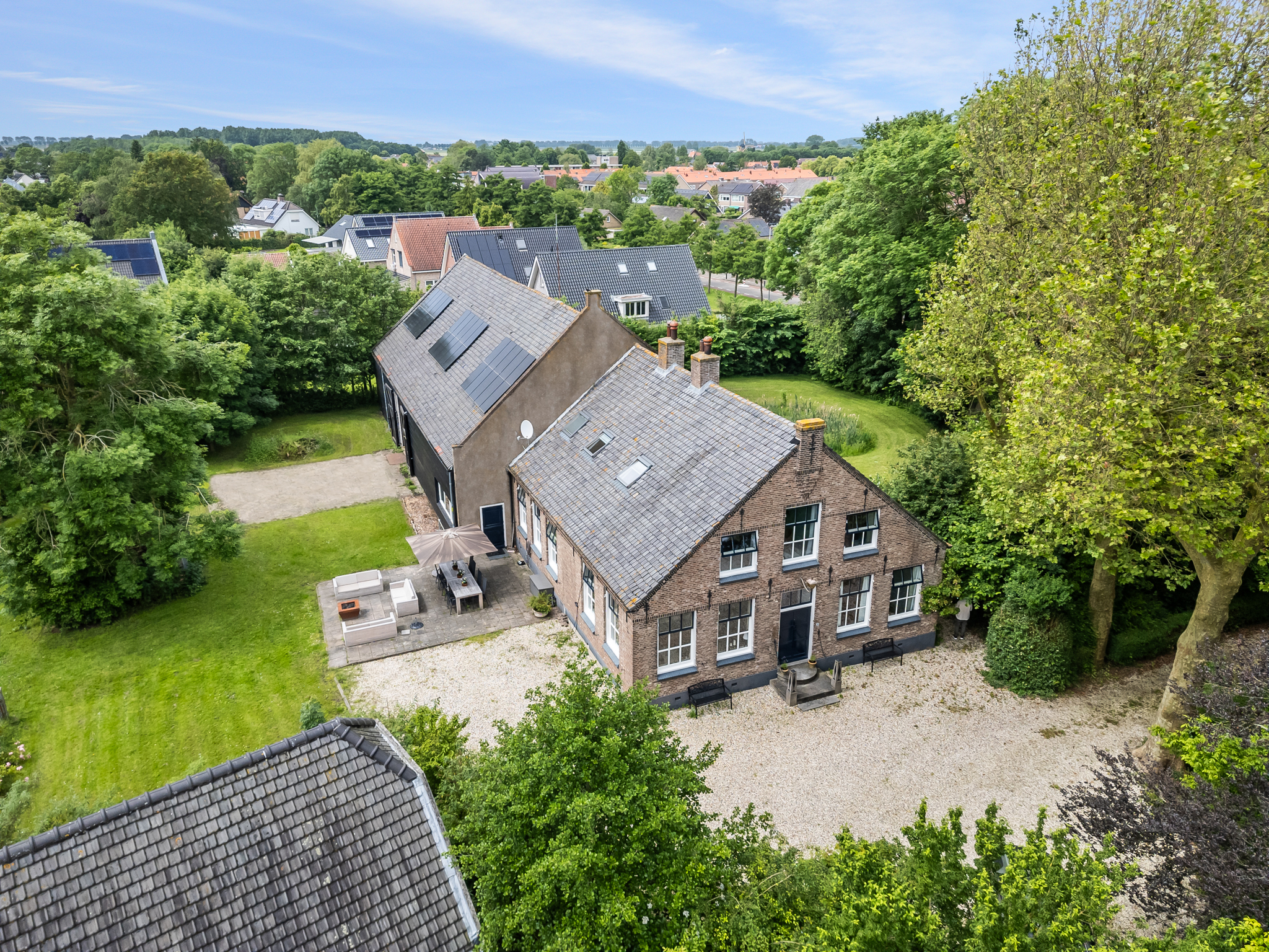 AM100699-33930-202393975