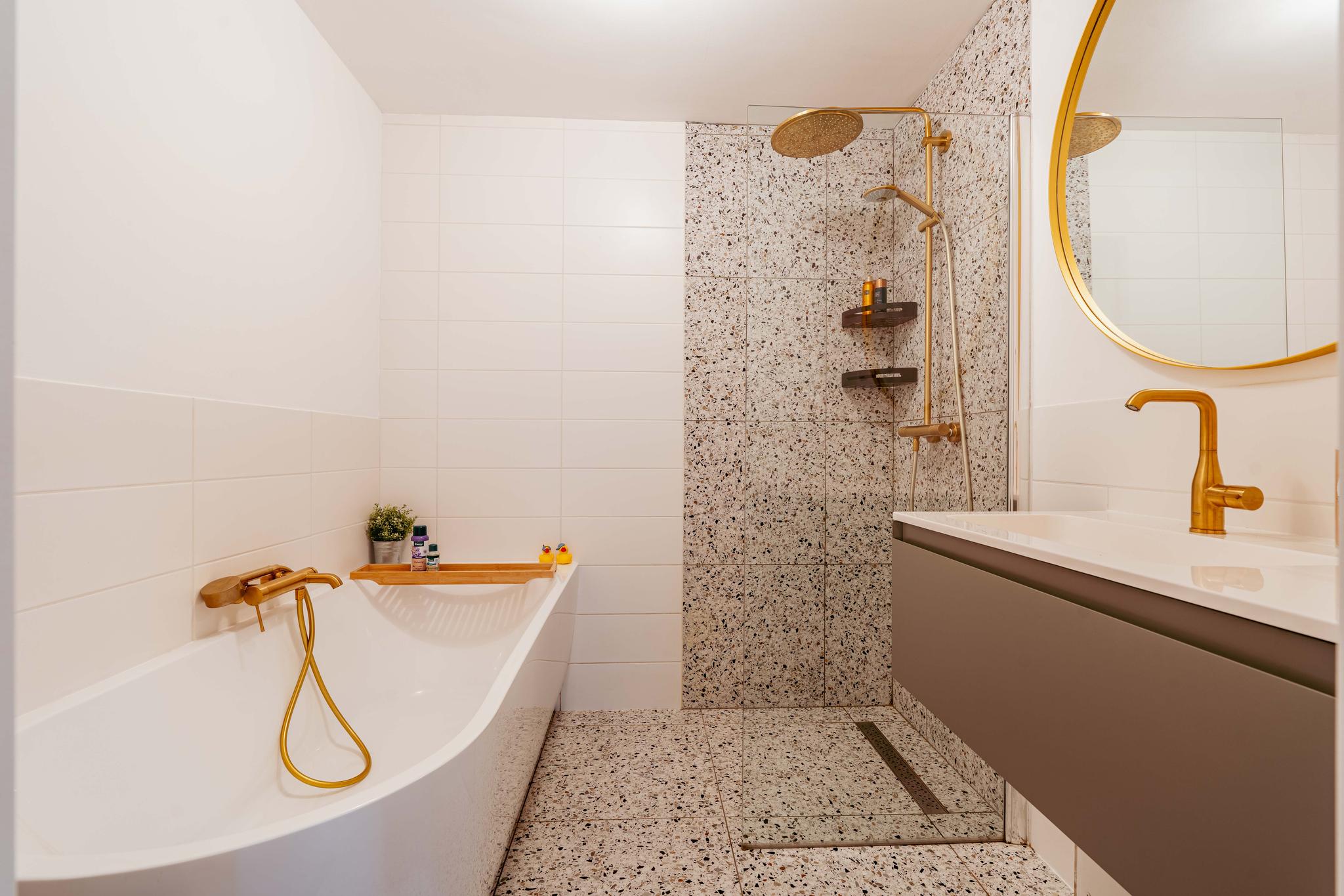 AM100728-37727-Van-Noordtkade-32B,-Amsterdam-214940397