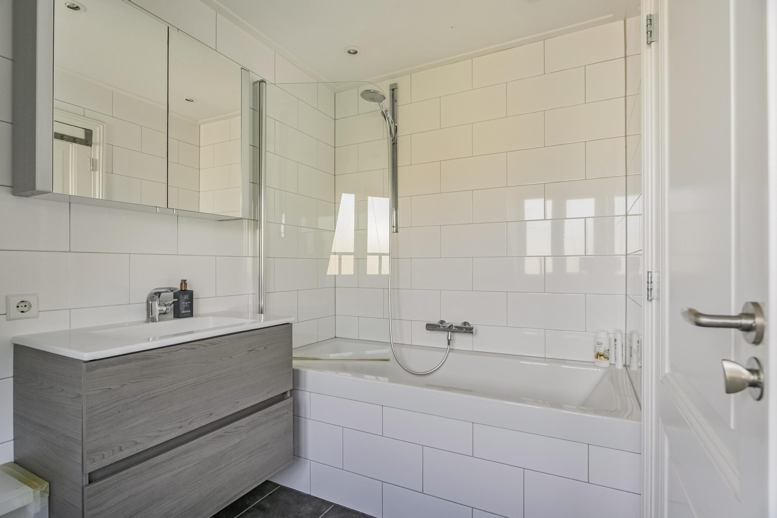 AM100792-49832-Singel-111,-Bussum-248350370