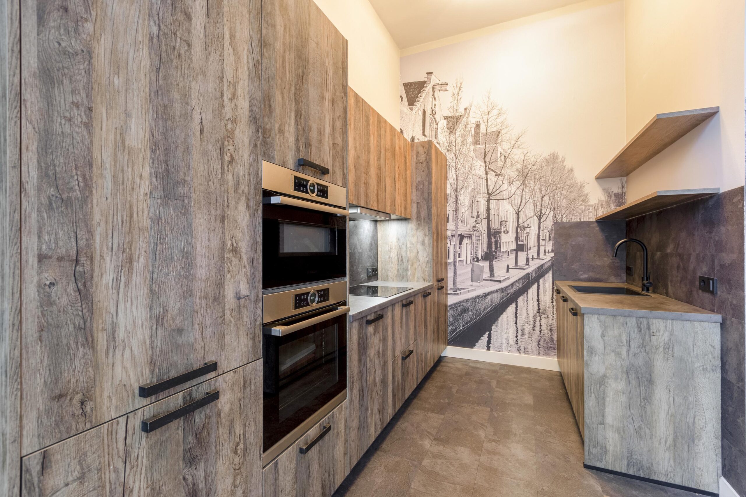 AM100810-51577-Driekoningenstraat-20,-Amsterdam-255044042