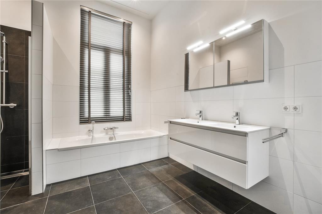 AM100815-52343-Stadhouderskade-142A,-Amsterdam-259426206