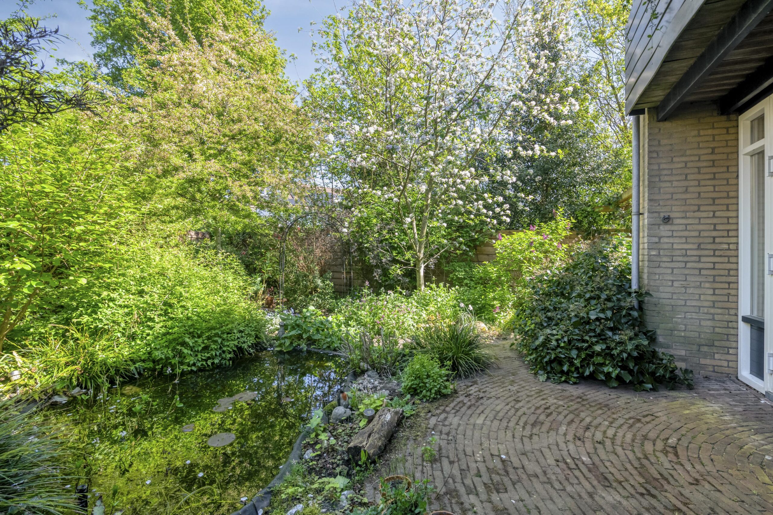 AM100840-54924-Varenmeent-30,-Hilversum-275468952
