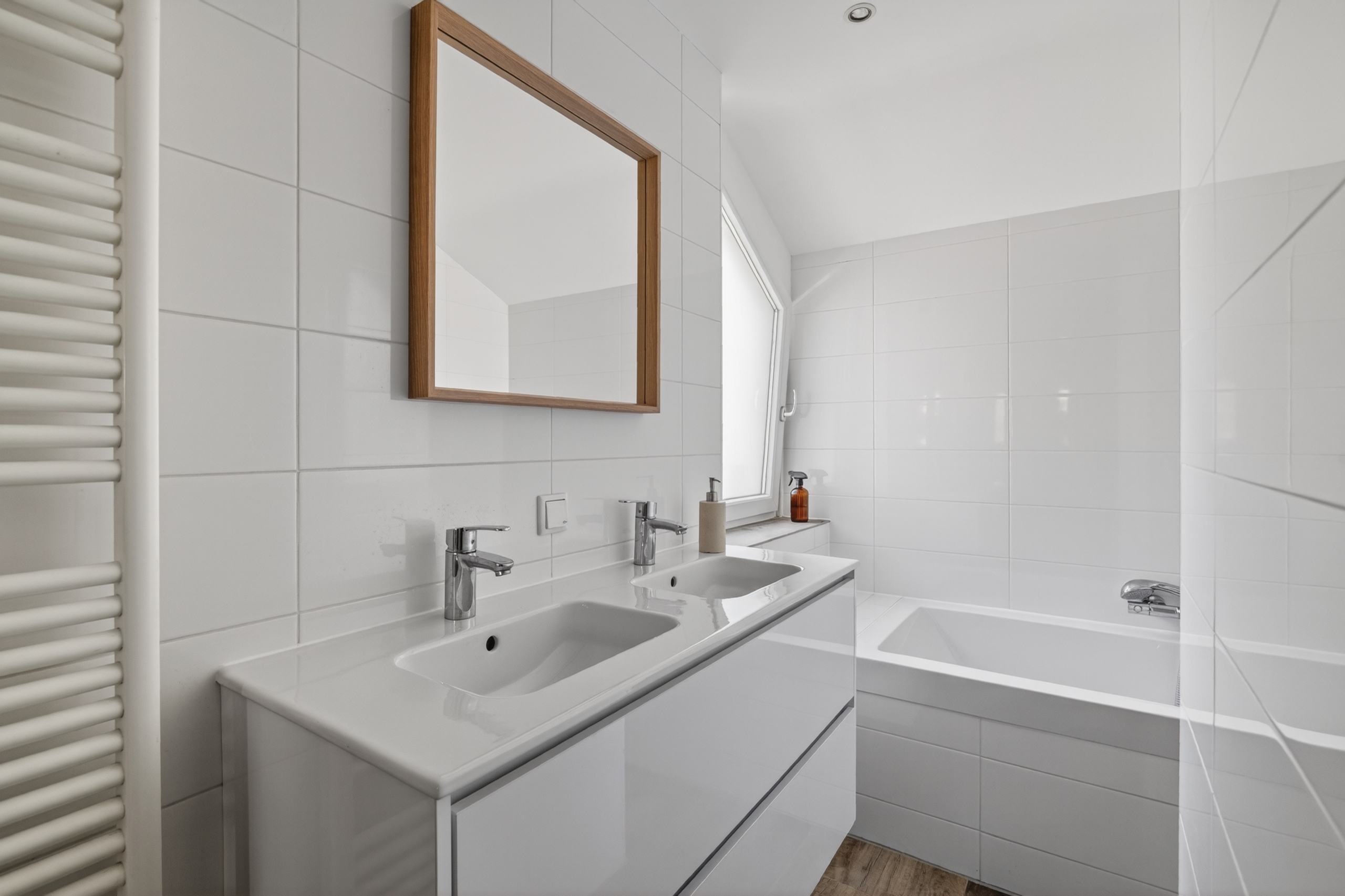 AM100840-54924-Varenmeent-30,-Hilversum-276158778
