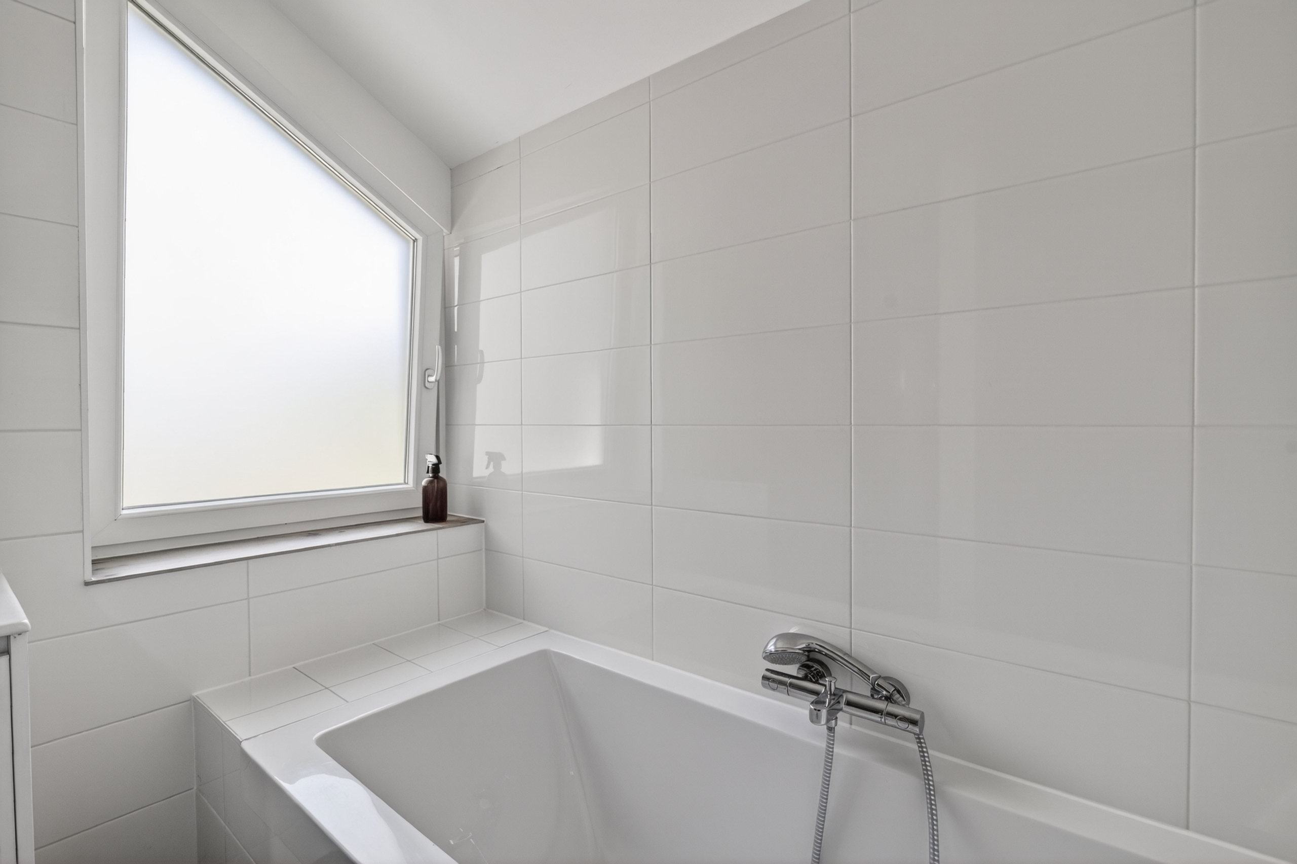 AM100840-54924-Varenmeent-30,-Hilversum-276158794